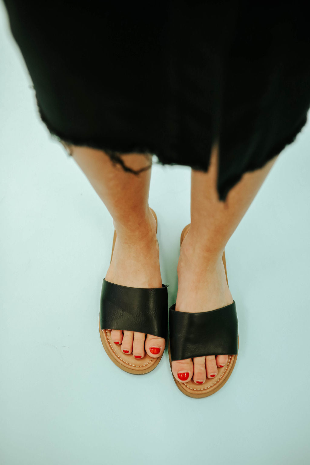 THE LIZZIE SANDAL IN BLACK