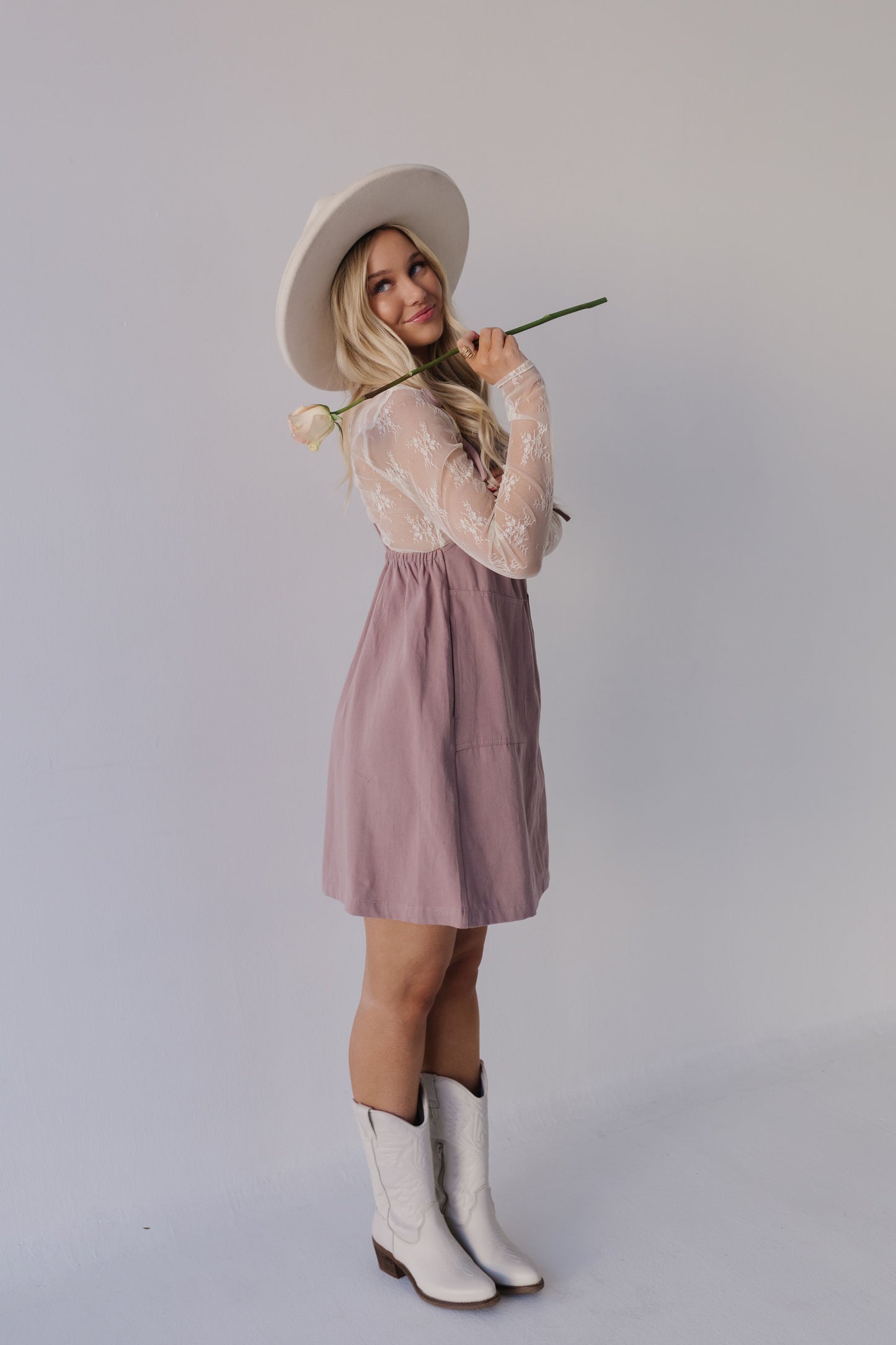 THE SAIGE OVERALL DRESS IN DUSTY MAUVE