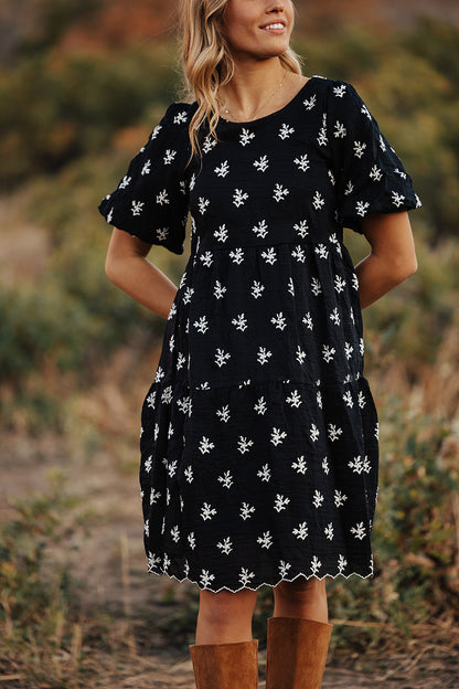 THE BRYLEE PUFF SLEEVE DRESS IN BLACK FLORAL