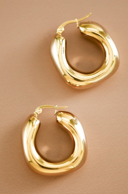 THE STATEMENT HOOPS IN GOLD