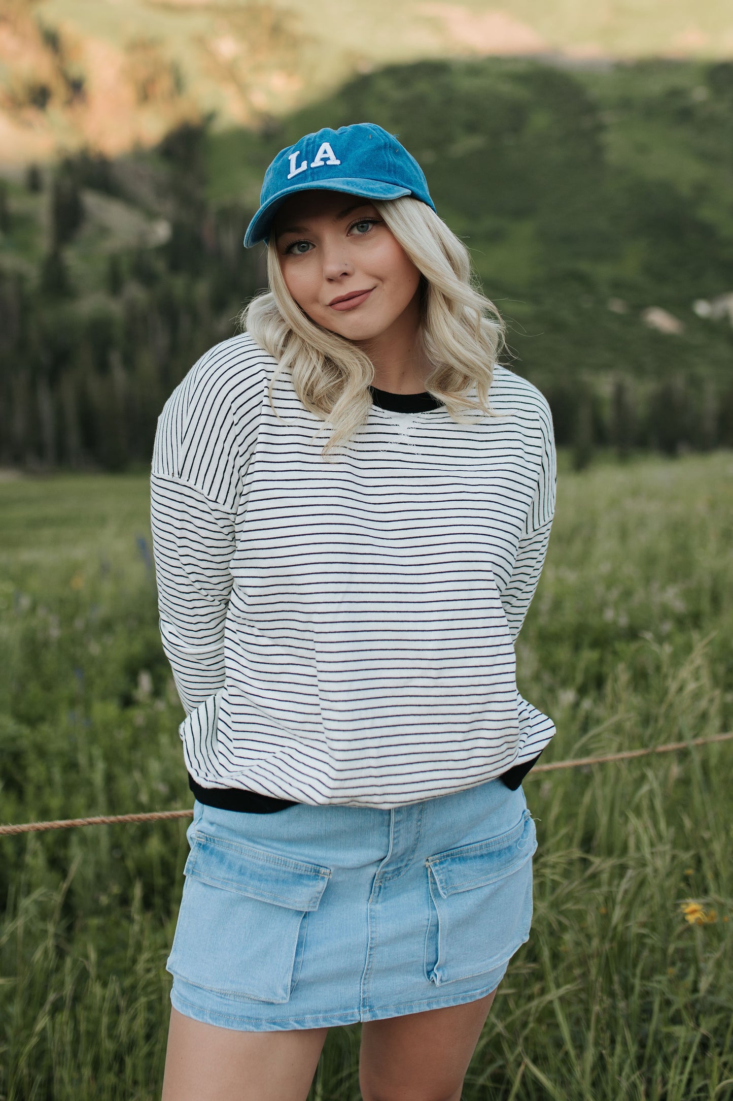 THE BILLIE STRIPED CREWNECK IN WHITE