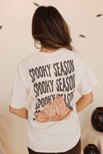 THE SPOOKY PUMPKIN GRAPHIC TEE IN IVORY