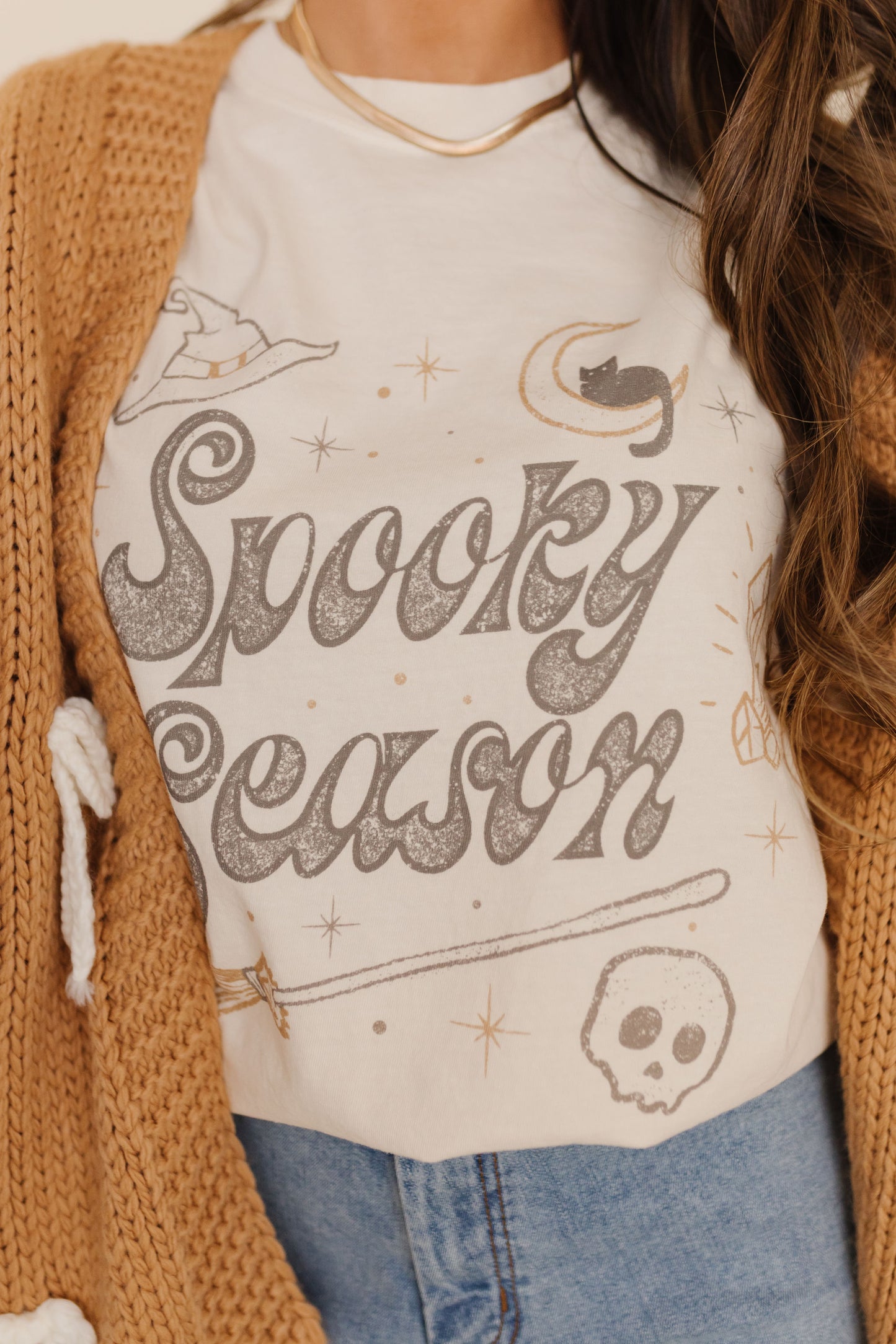 THE SPOOKY SEASON GRAPHIC TEE IN IVORY