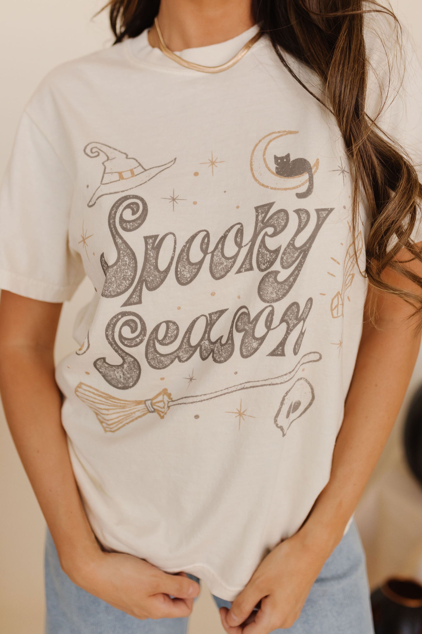 THE SPOOKY SEASON GRAPHIC TEE IN IVORY