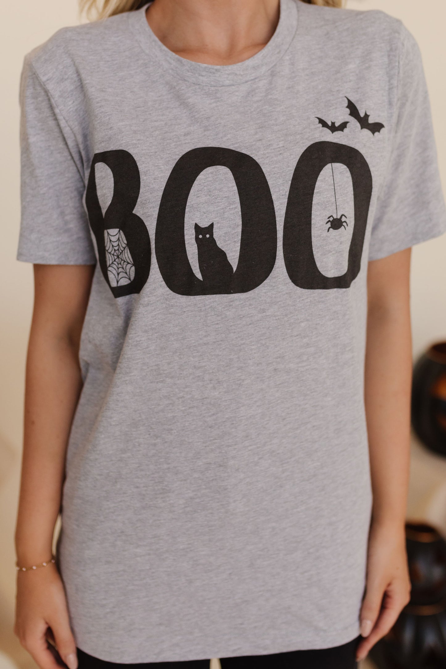 THE BOO GRAPHIC TEE IN HEATHER GREY