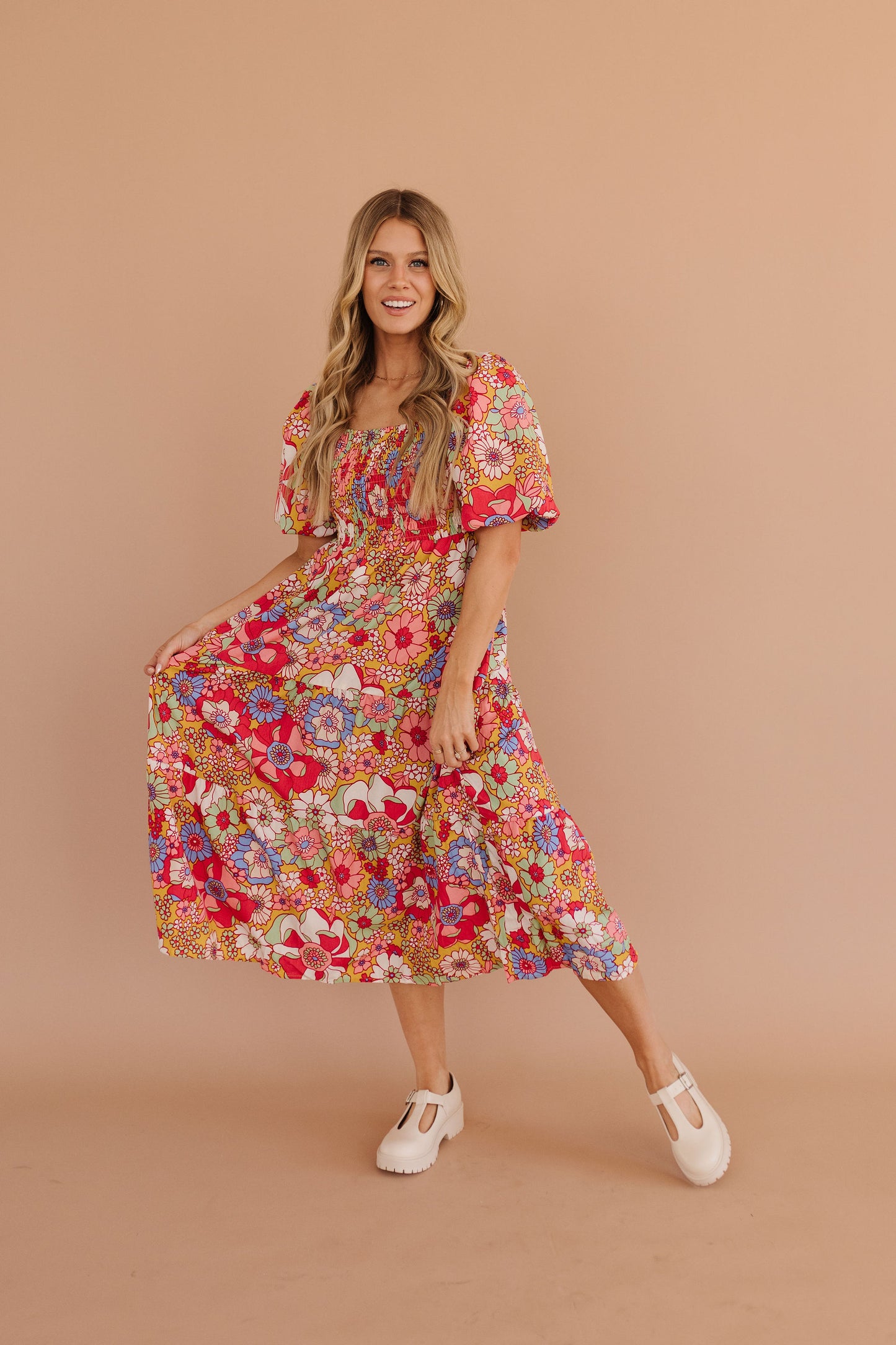 THE KIMBERLY BUBBLE SLEEVE DRESS IN GROOVY FLORAL