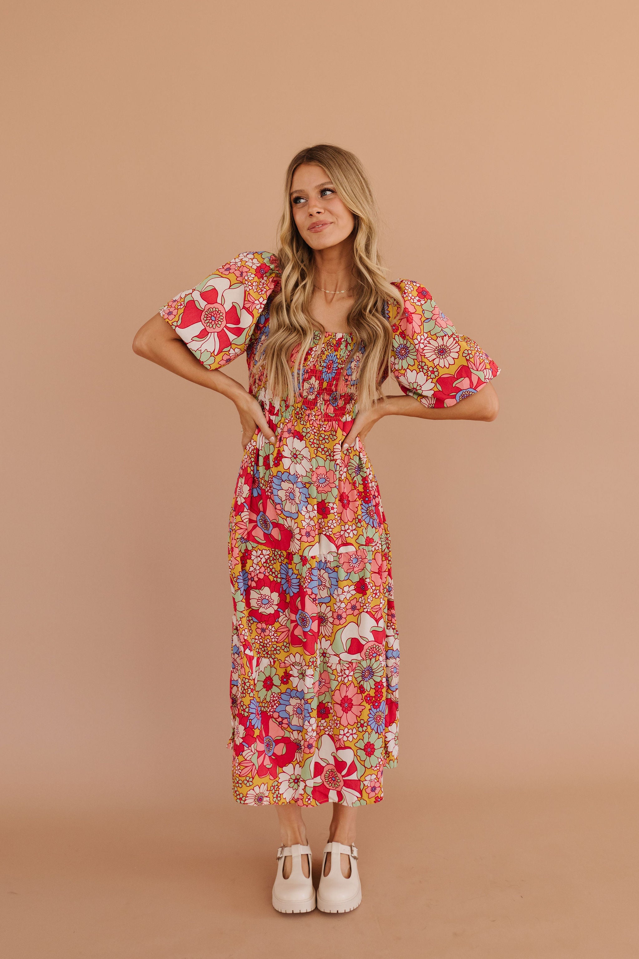 THE KIMBERLY BUBBLE SLEEVE DRESS IN GROOVY FLORAL – Pink Desert