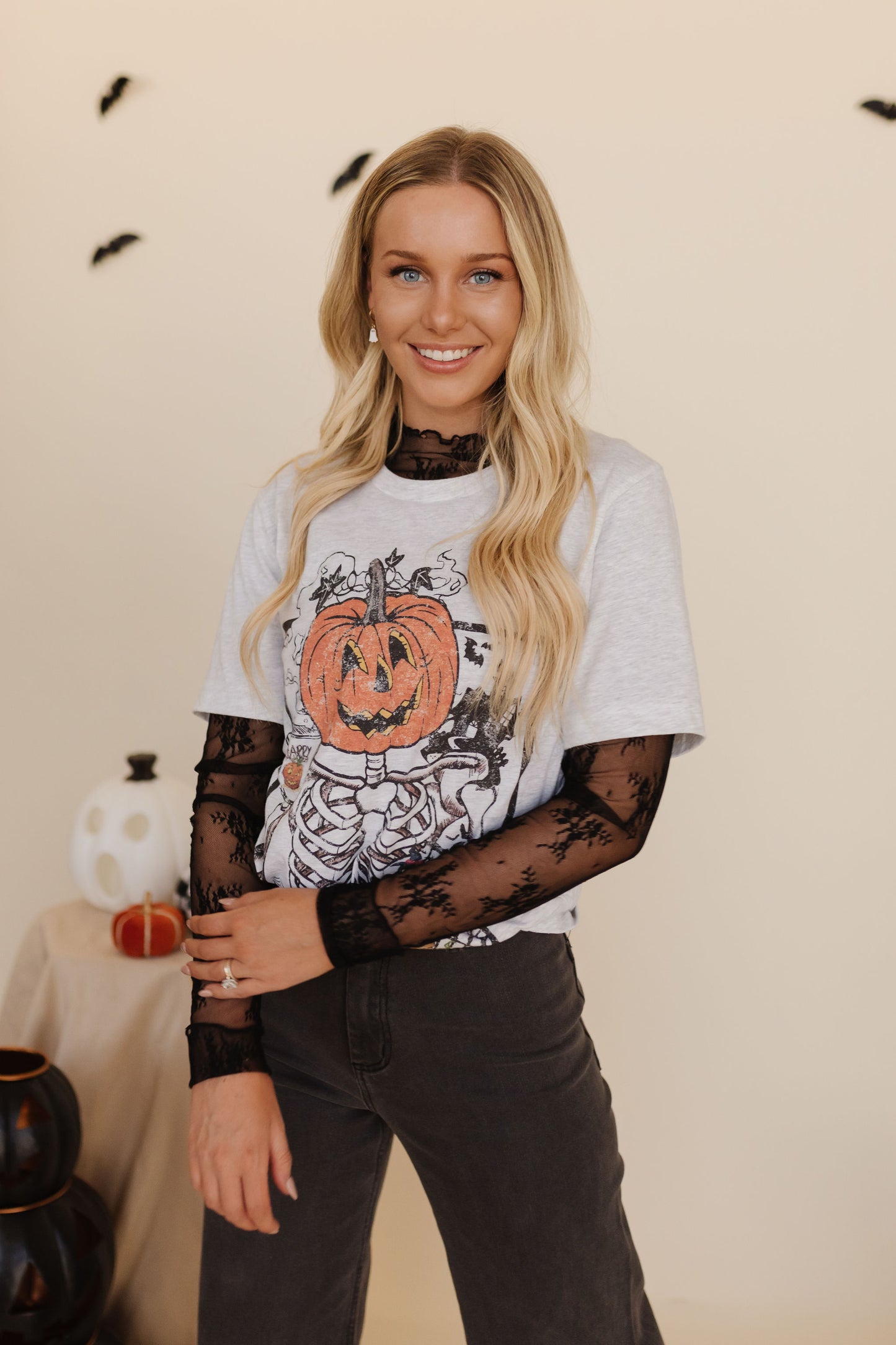 THE PUMPKIN COFFEE TEE IN ASH