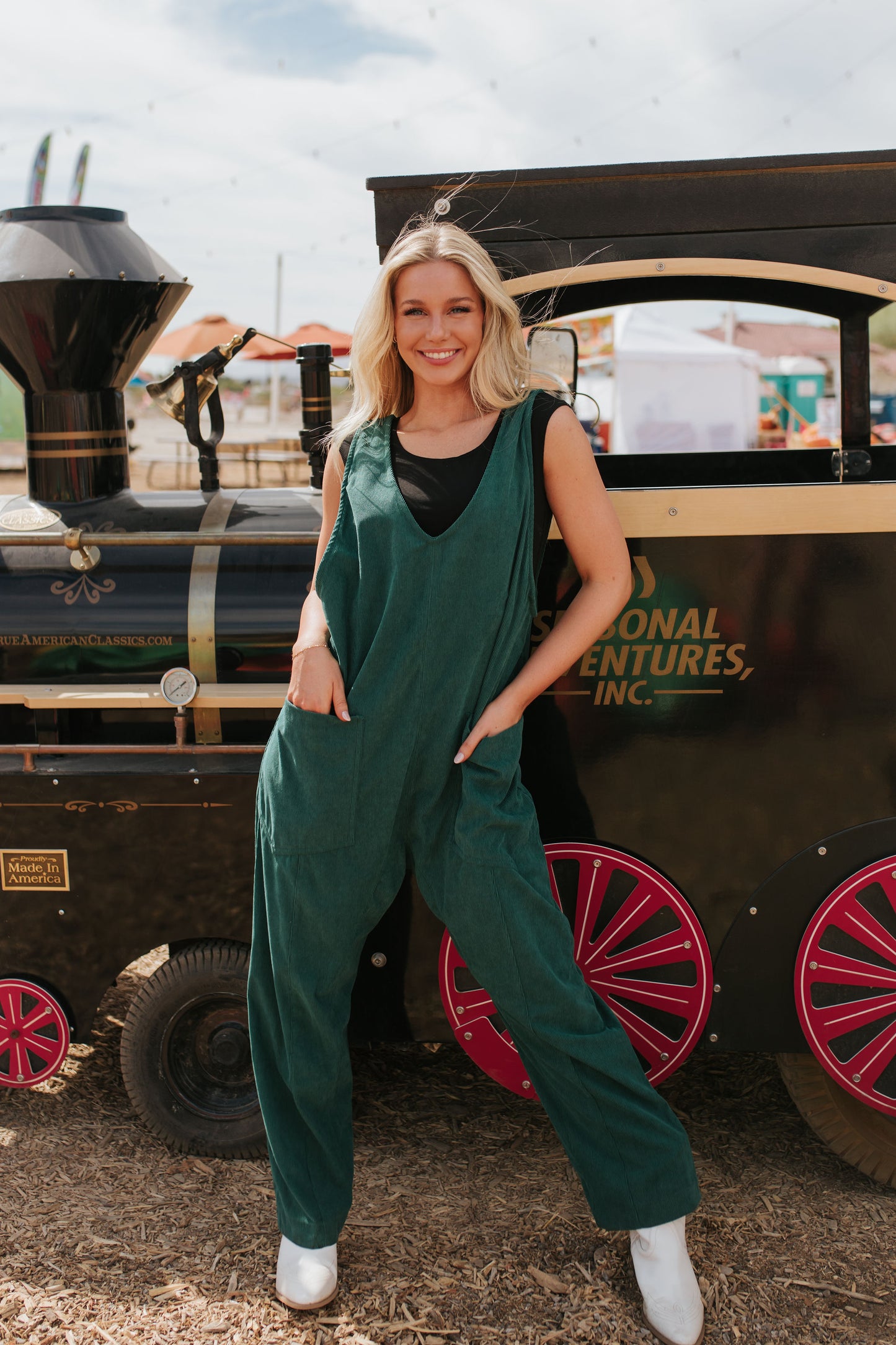 THE CECIL CORDUROY OVERALLS IN DARK GREEN