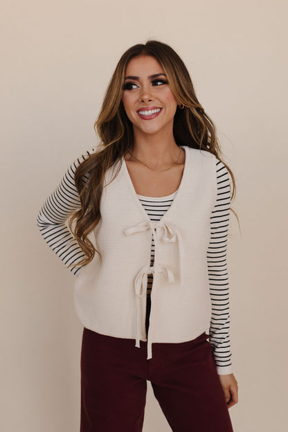 THE ROSLYNN LONG SLEEVE KNIT TOP IN BLACK STRIPE