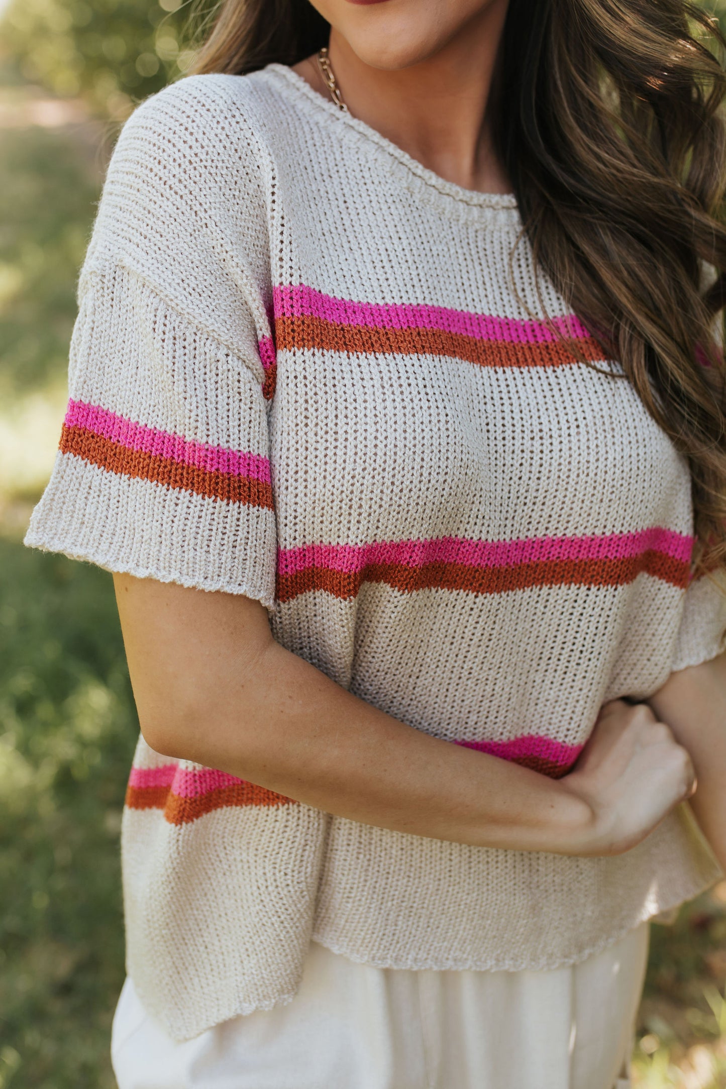 THE ALANI SWEATER TOP IN TAUPE