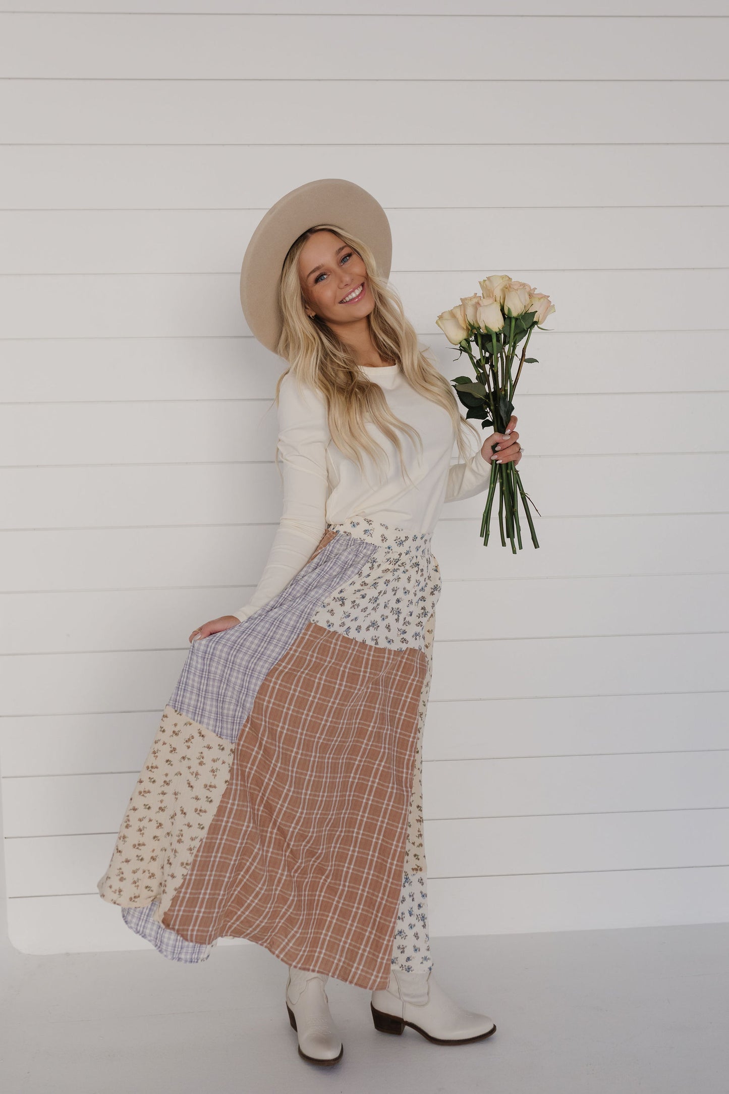 THE LAUREN CURVED HEM LONG SLEEVE TOP IN CREAM