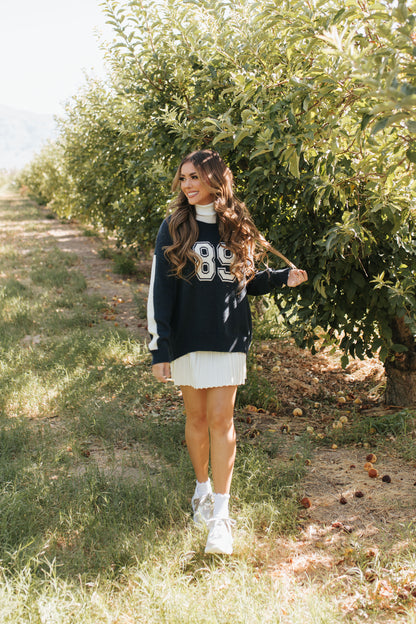 THE 89 OVERSIZED SWEATER IN NAVY