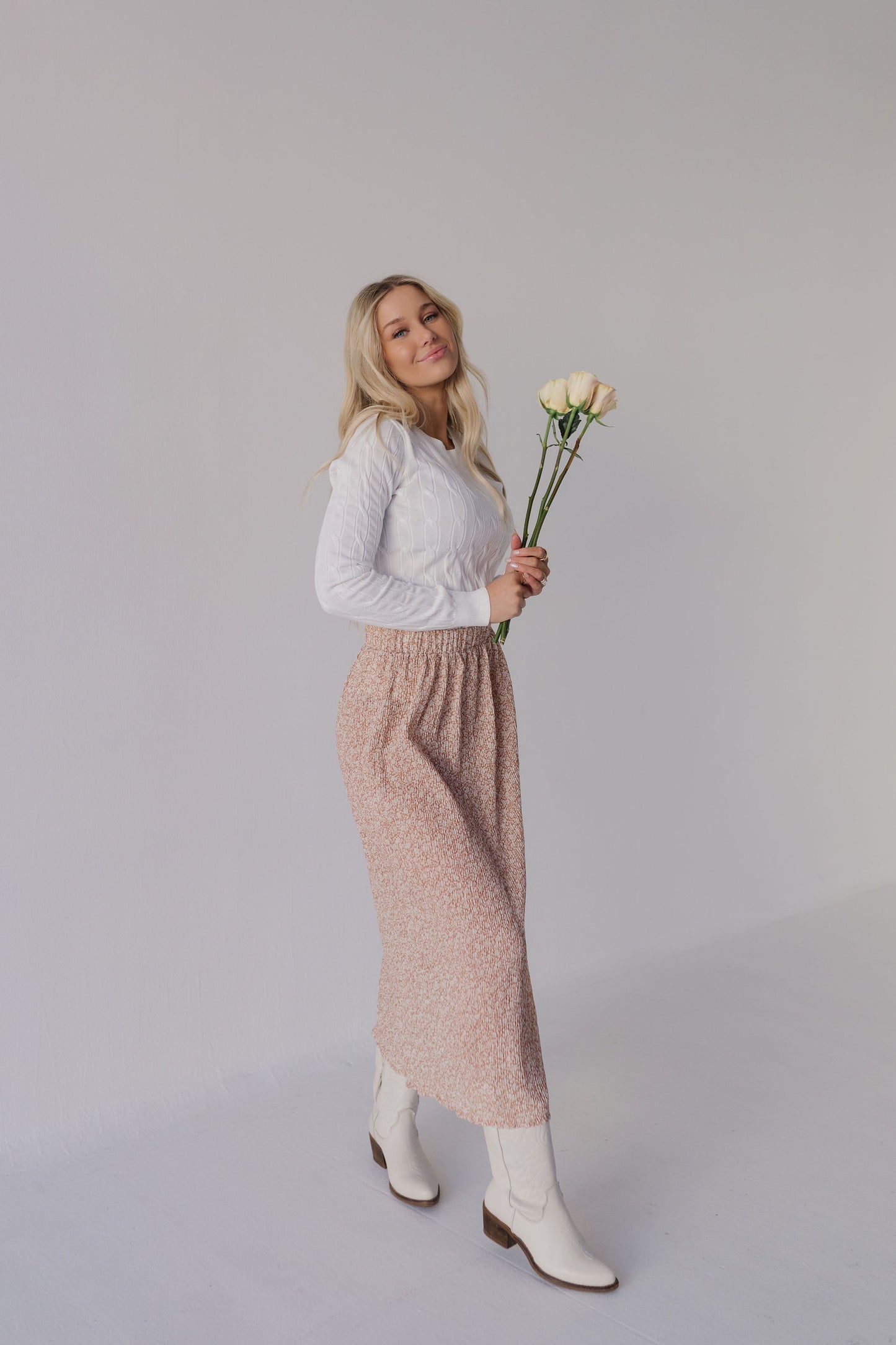 THE FELICITY FLORAL CRINKLE MIDI SKIRT IN CLAY/CREAM