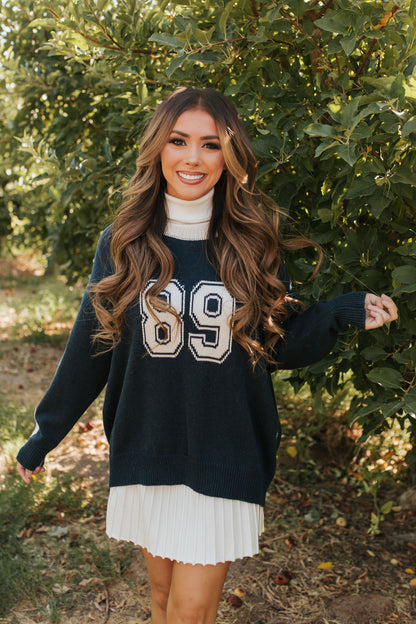 THE 89 OVERSIZED SWEATER IN NAVY