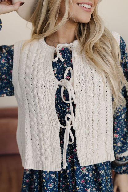 THE HADLEIGH KNIT VEST IN IVORY