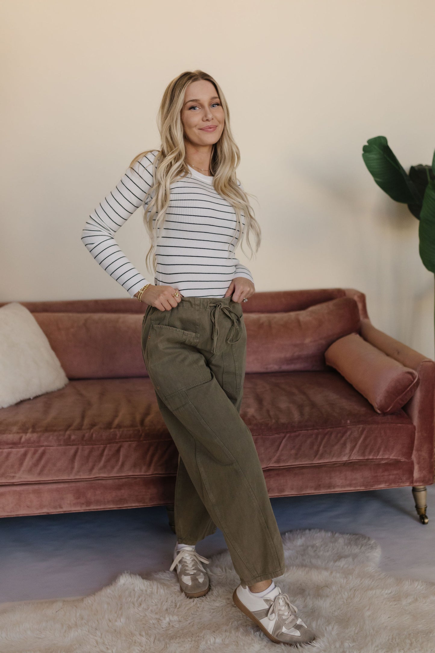 THE WRYN WIDE LEG DRAWSTRING PANTS IN OLIVE