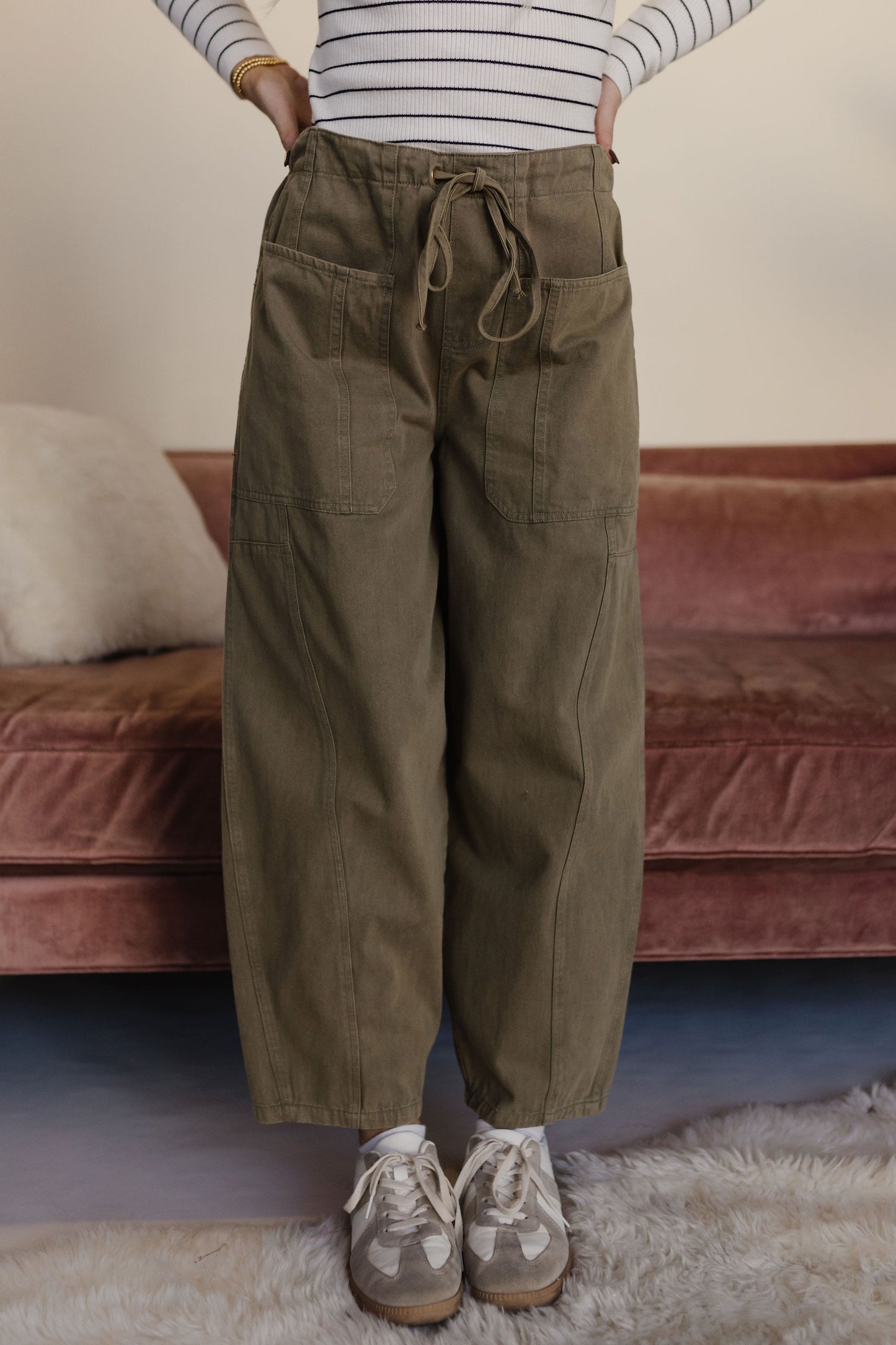 THE WRYN WIDE LEG DRAWSTRING PANTS IN OLIVE