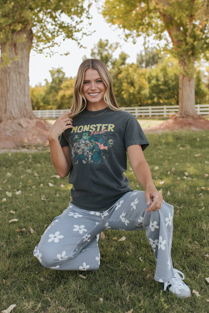 THE MONSTER MASH GRAPHIC TEE IN PEPPER