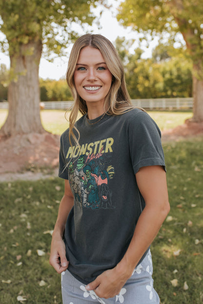 THE MONSTER MASH GRAPHIC TEE IN PEPPER