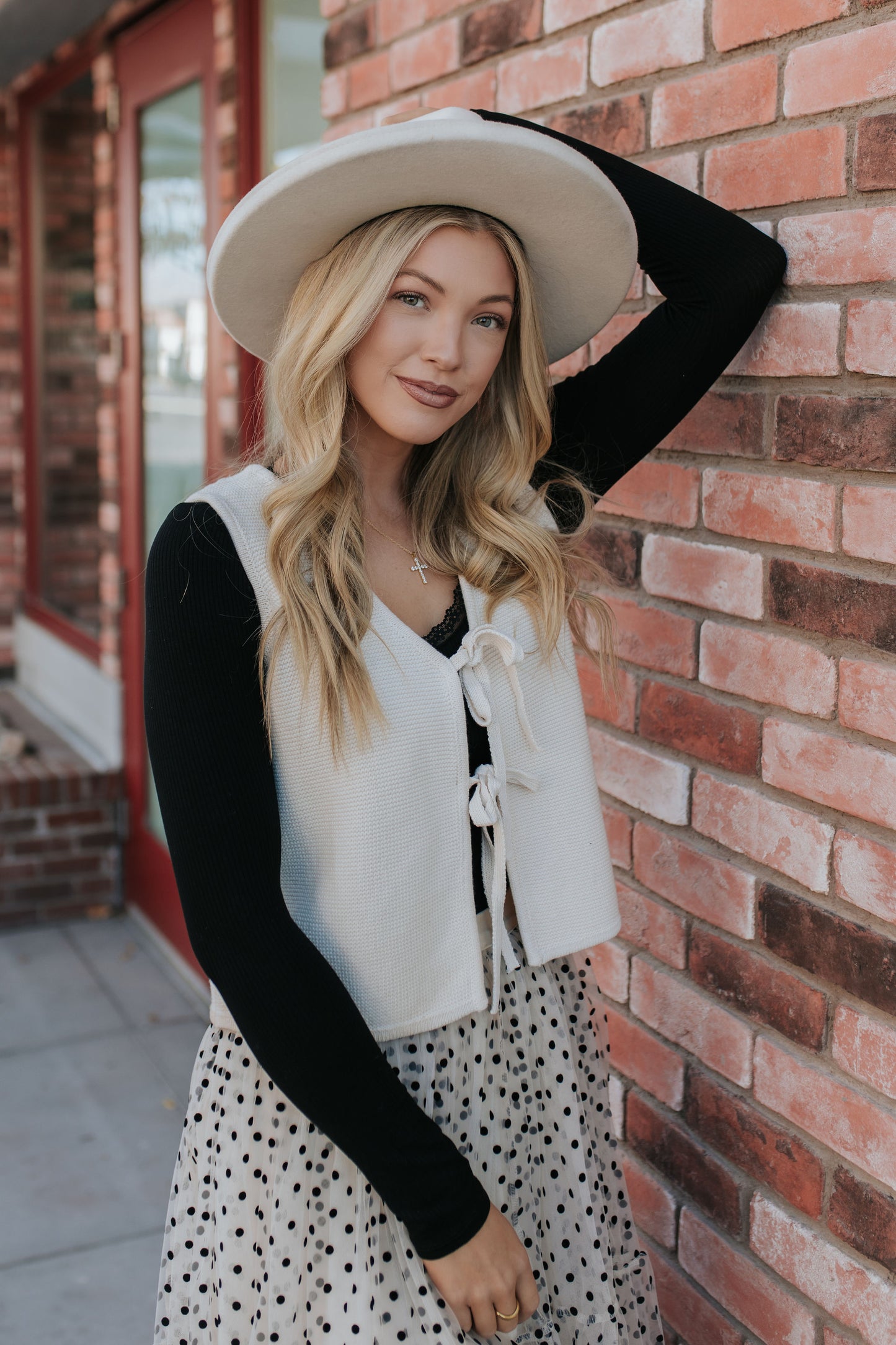 THE KENNY TIE FRONT KNIT VEST IN CREAM