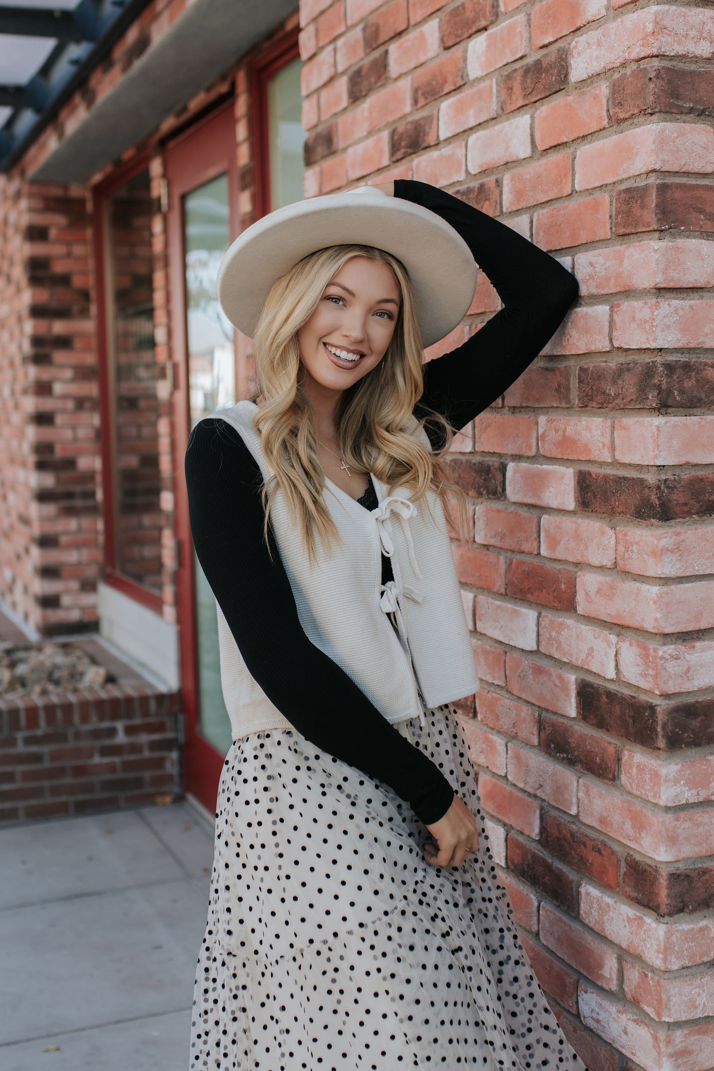 THE KENNY TIE FRONT KNIT VEST IN CREAM