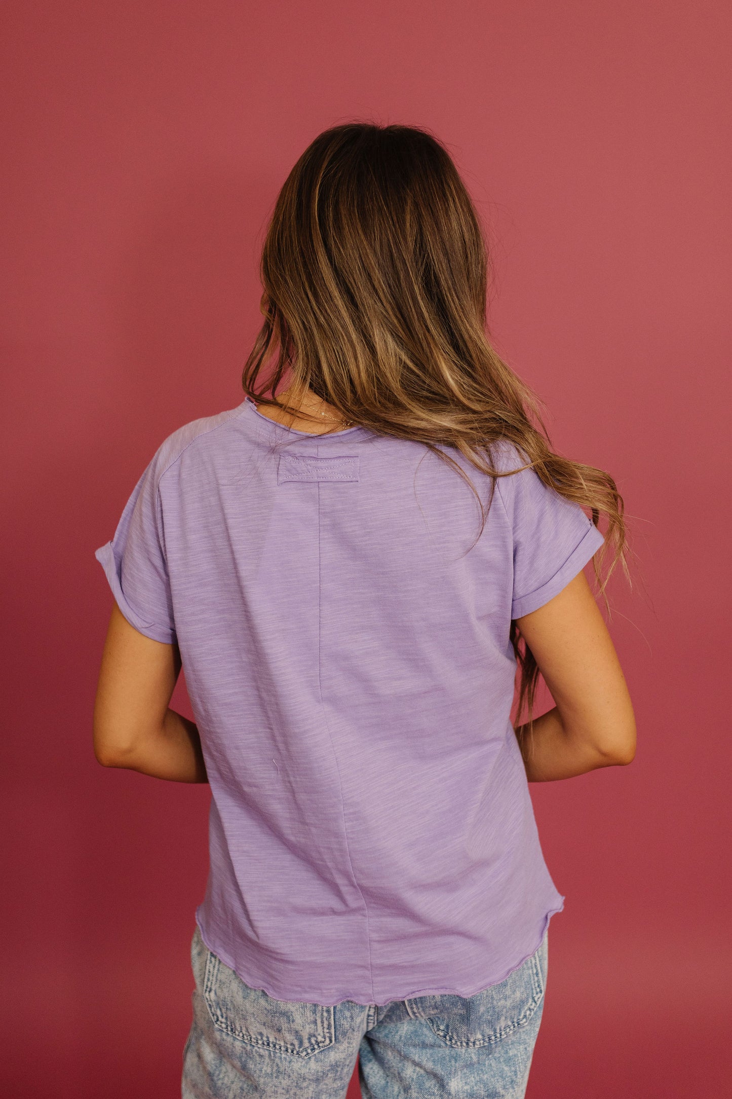 THE GWENNETH LETTUCE HEM TEE IN LILAC