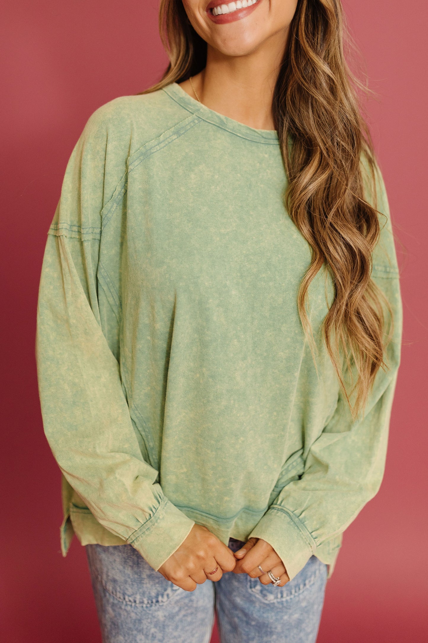 THE MEG MINERAL WASH CREWNECK IN GREEN