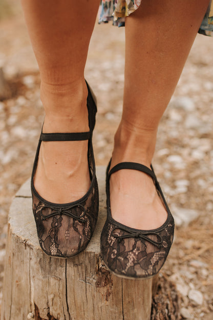 THE LOLLI LACE BALLET FLAT IN BLACK