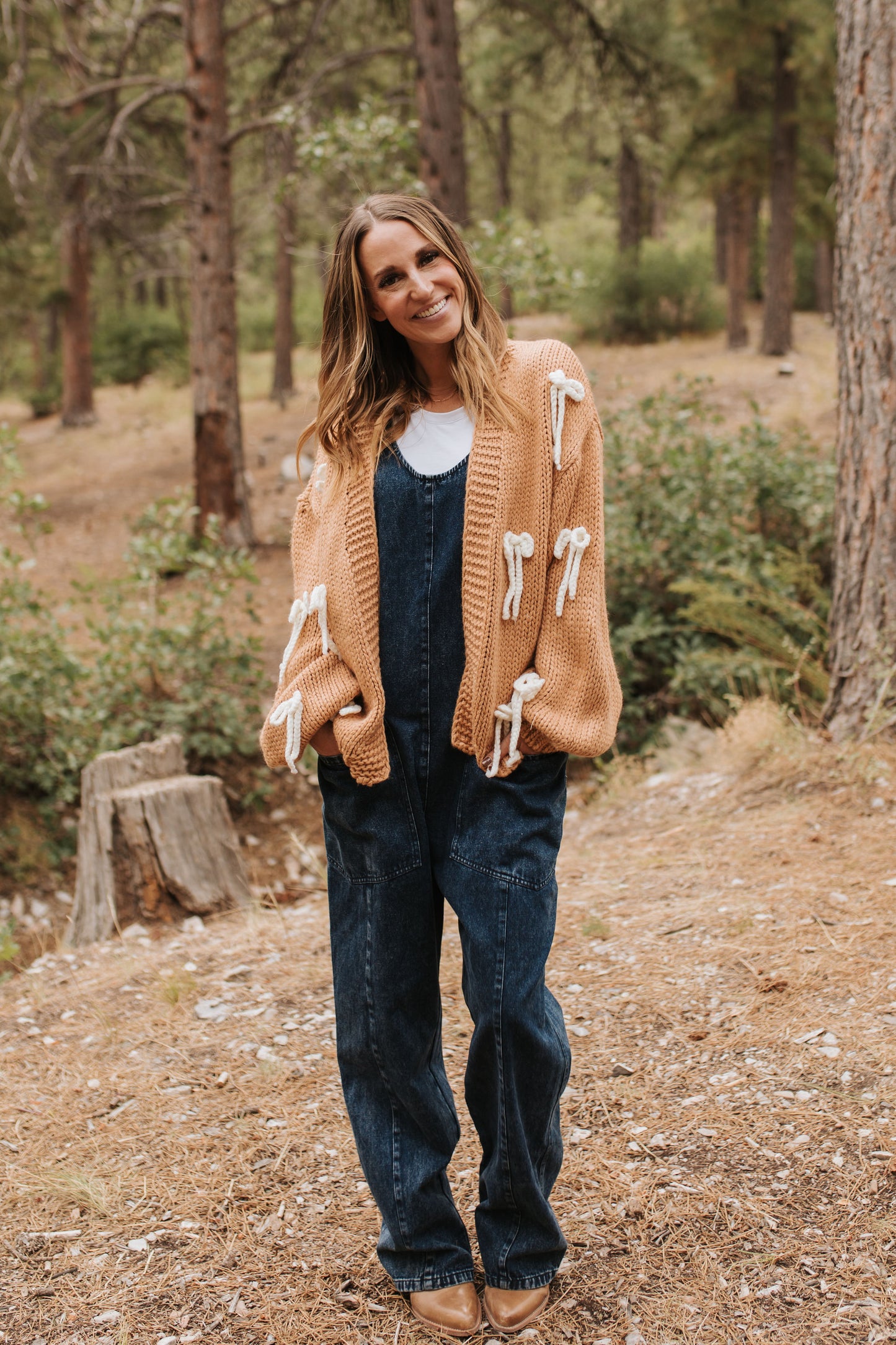 THE CHUNKY BOW KNIT CARDIGAN IN CAMEL