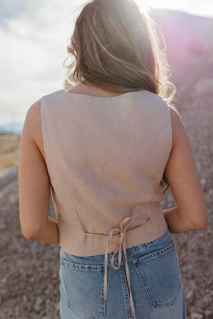 THE ALYSSA LINEN BUTTON DOWN VEST IN KHAKI