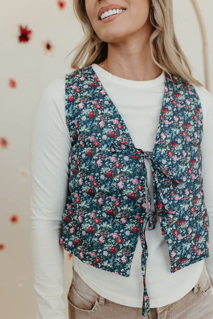 THE VAIDA TIE FRONT VEST IN BLUE FLORAL