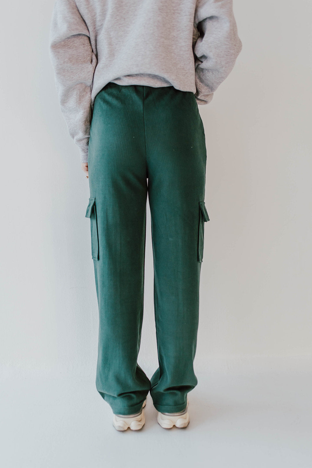 Green best sale cargo sweatpants