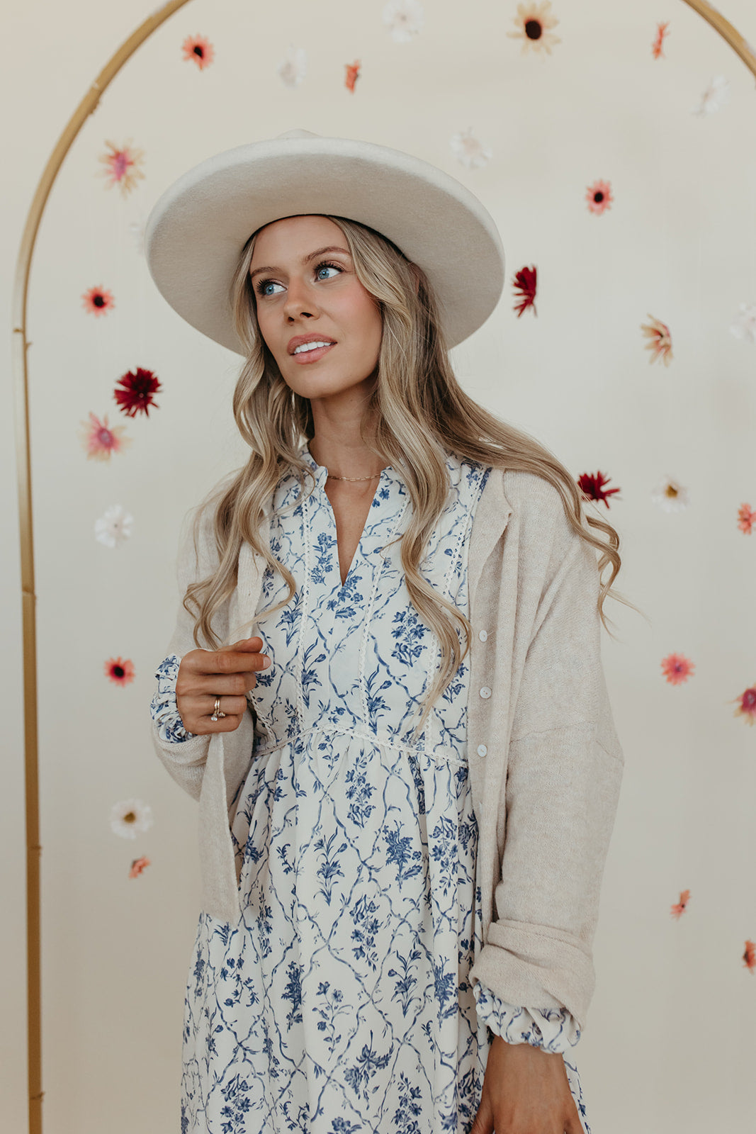 THE JANIE PRINTED V-NECK LONG SLEEVE MAXI DRESS IN CREAM