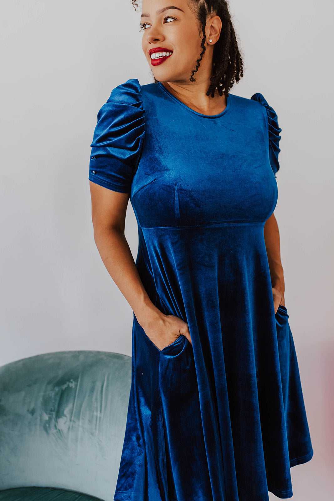 THE SAFIYA VELVET DRESS IN SAPPHIRE BLUE BY PINK DESERT – Pink Desert