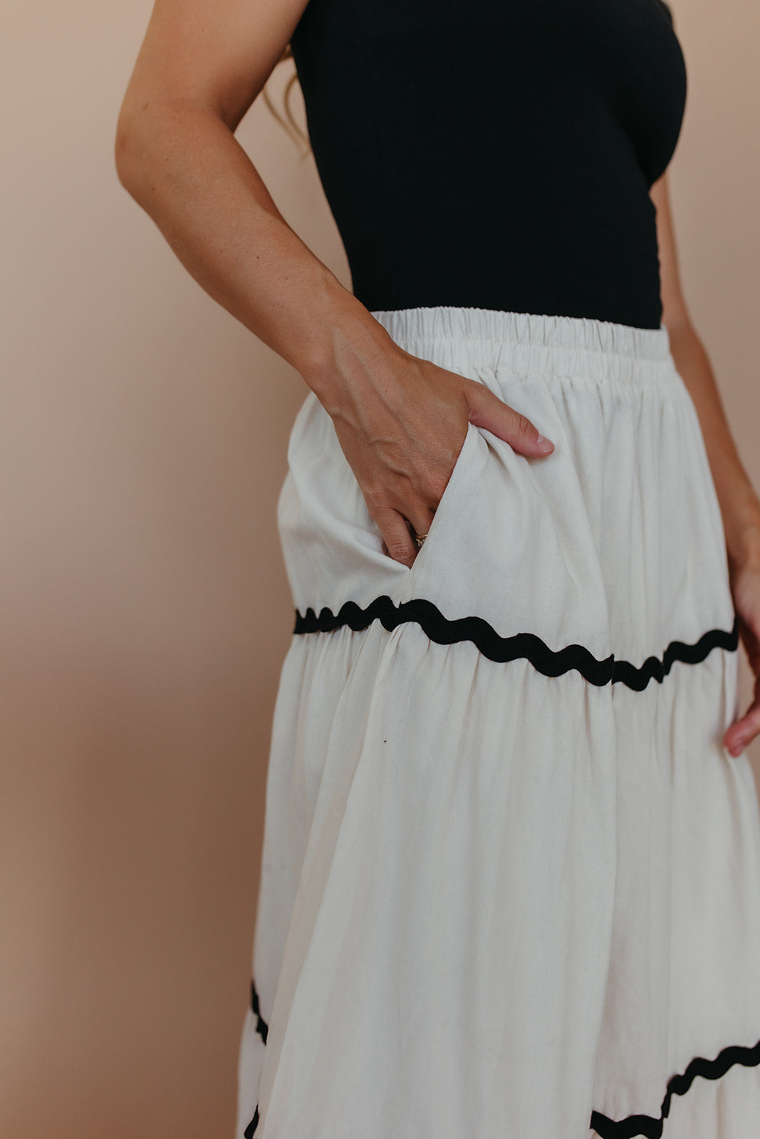 THE GRAYCE CONTRAST MAXI SKIRT IN OAT