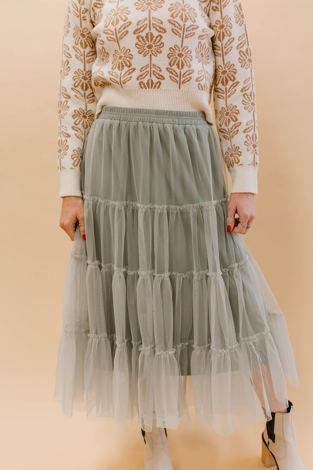 Mesh tiered outlet skirt