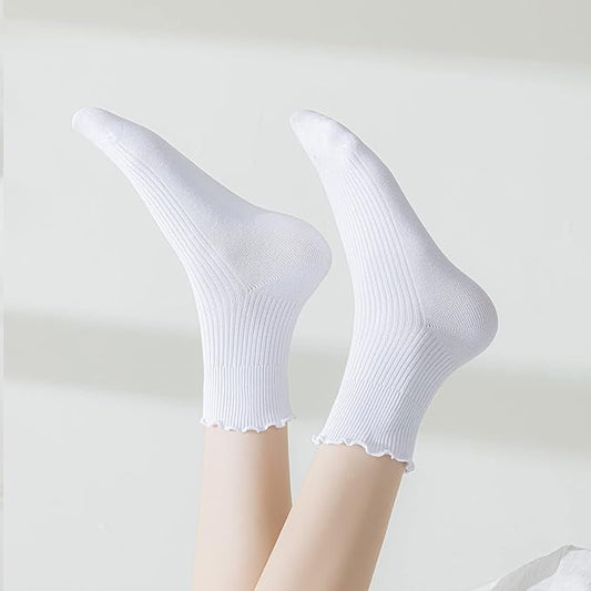 THE TURN CUFF FRILLY SOCKS IN WHITE