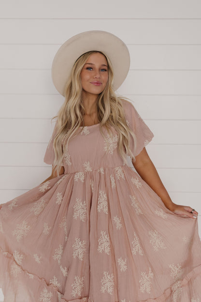 THE CAMILE PUFF SLEEVE MIDI DRESS IN BLUSH