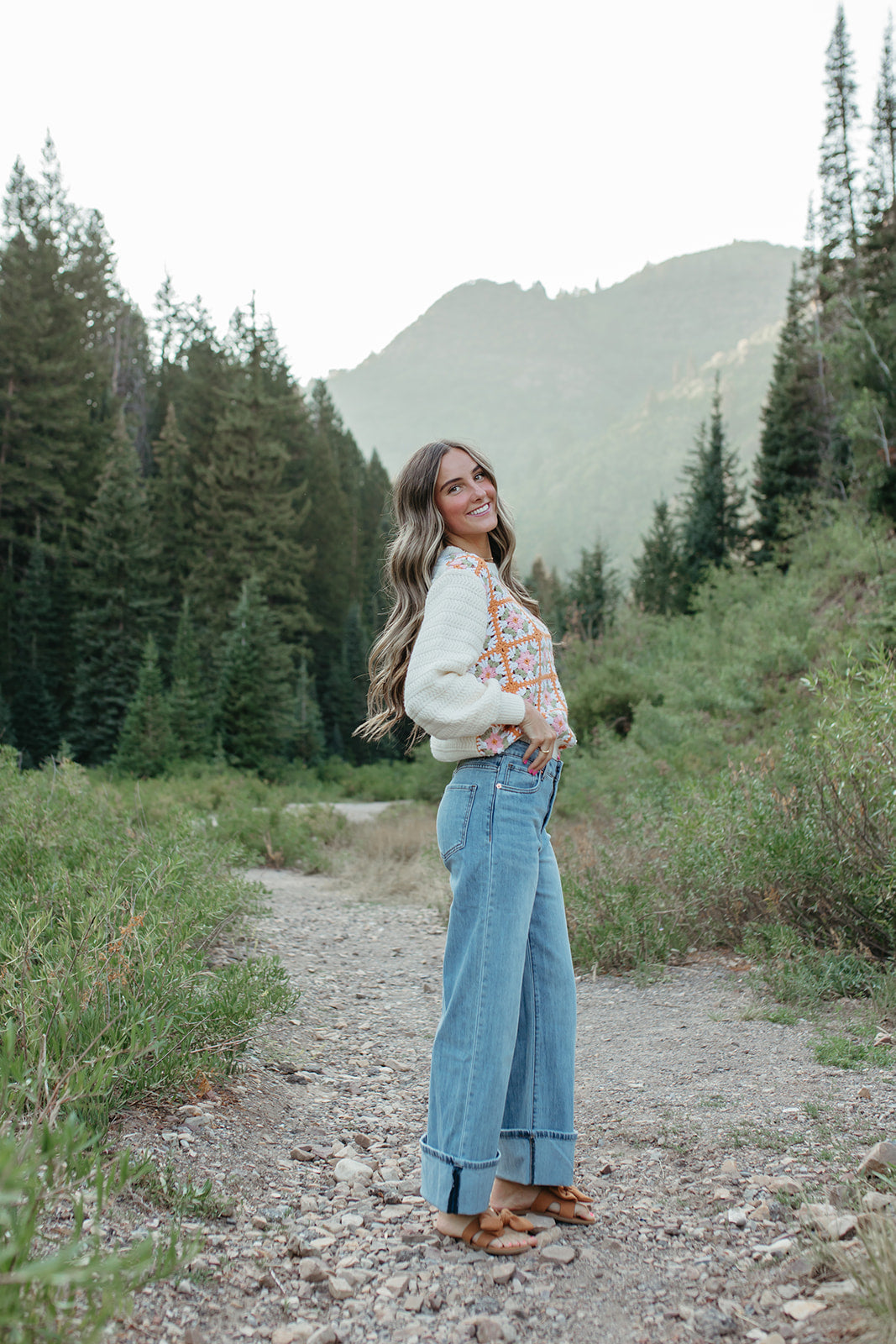 THE RANDI ROLL UP JEANS IN LIGHT WASH