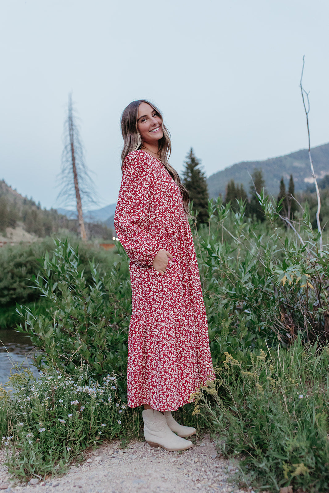 THE MARYN FLORAL DRESS IN BURGUNDY