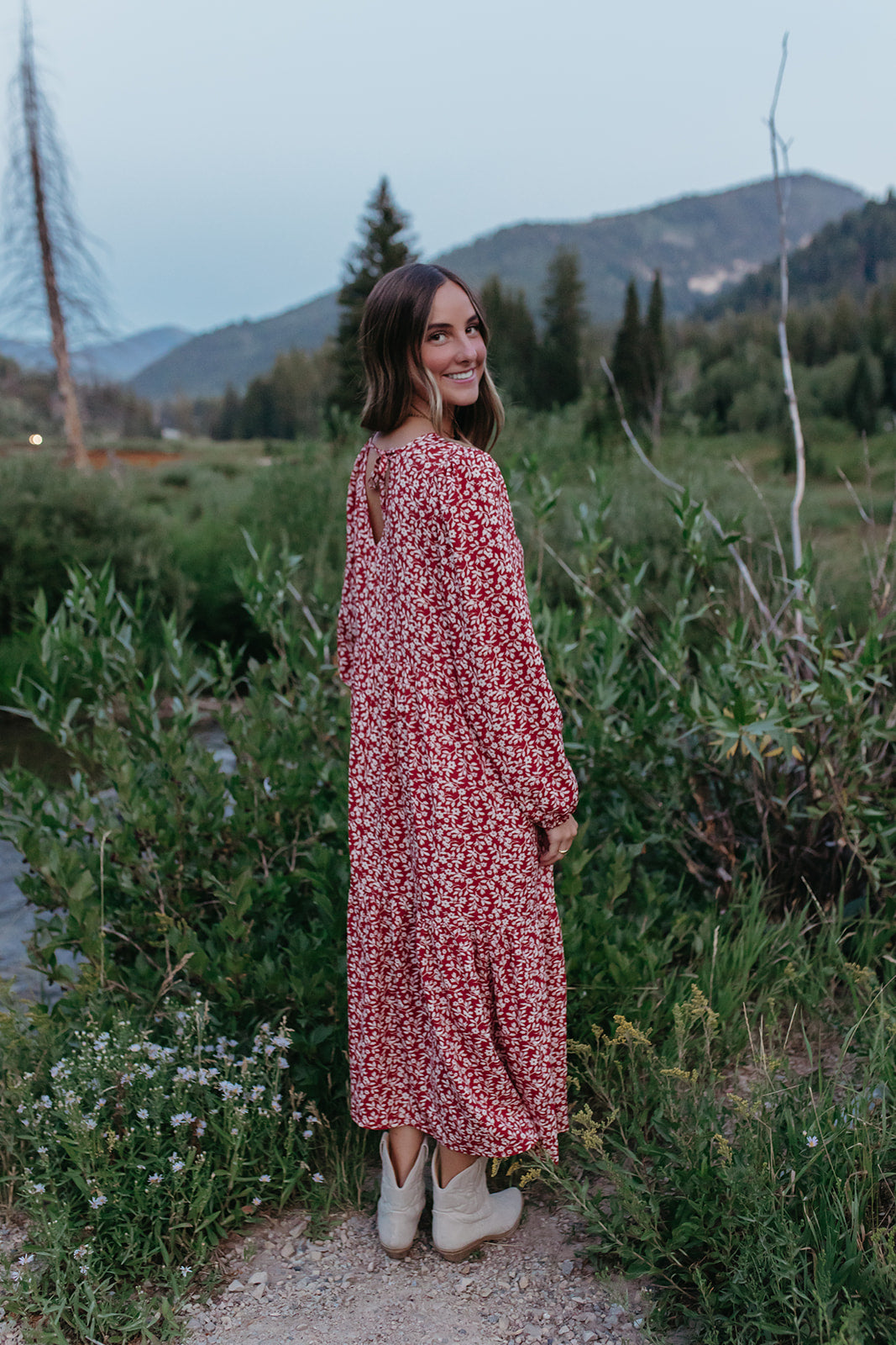 THE MARYN FLORAL DRESS IN BURGUNDY