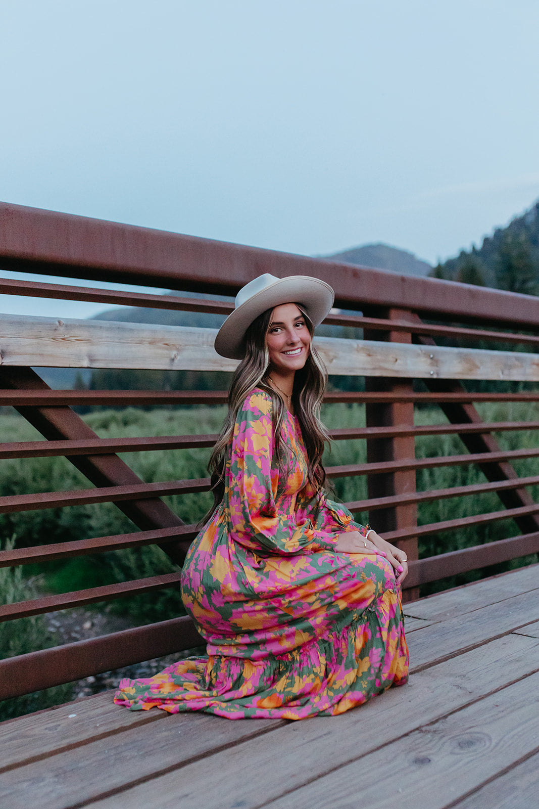 THE PIPER BALLOON SLEEVE DRESS IN OLIVE