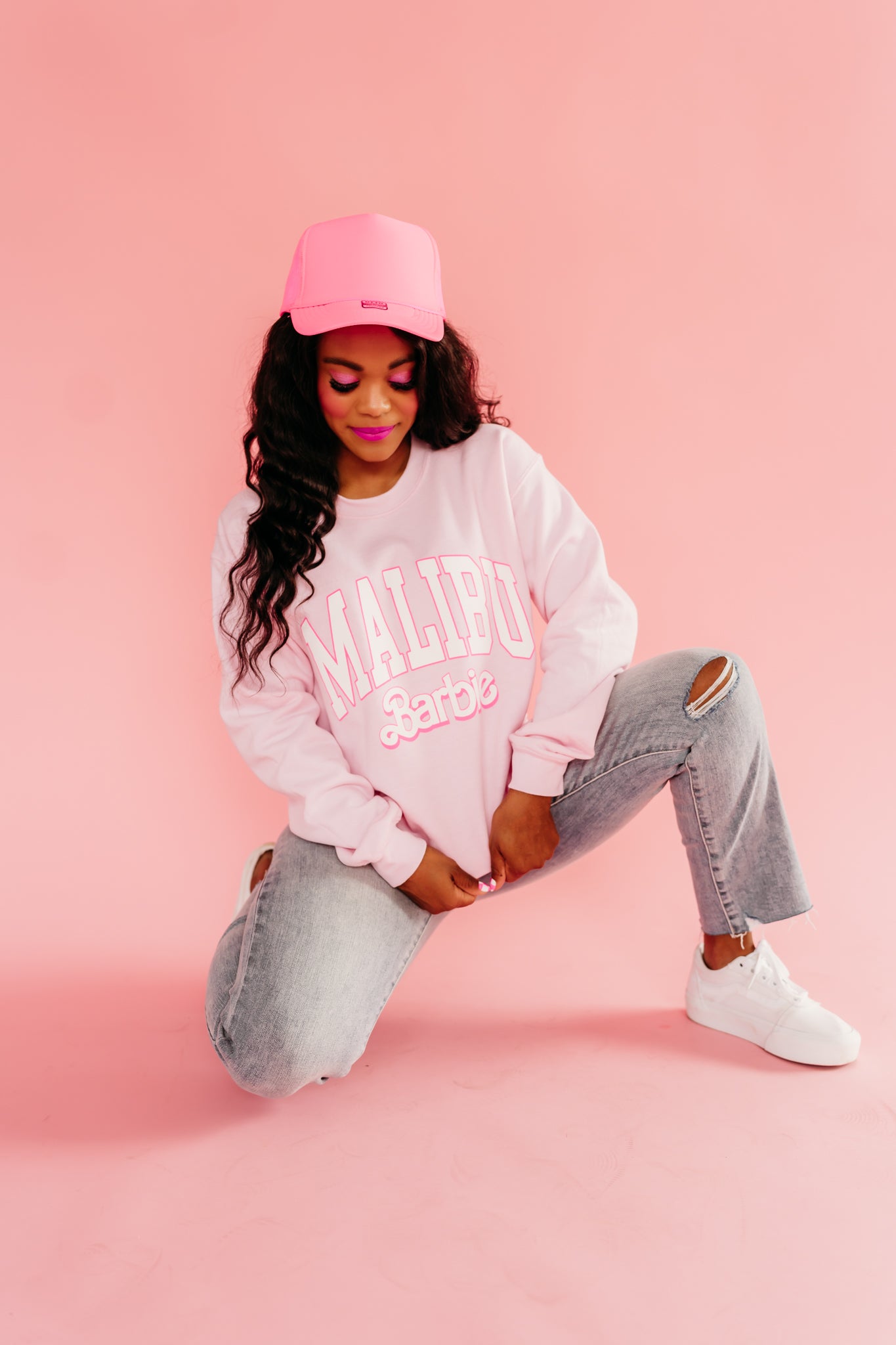 THE MALIBU BARBIE GRAPHIC SWEATSHIRT IN BABY PINK Pink Desert