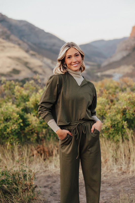 THE SIDNEY SWEATSHIRT SET IN OLIVE