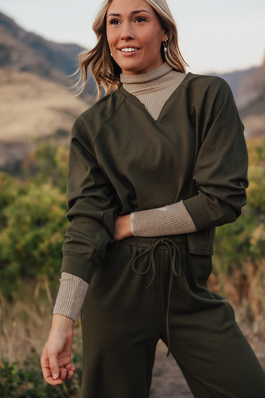 THE SIDNEY SWEATSHIRT SET IN OLIVE