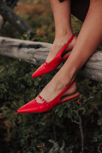 THE CHIC POINTED TOE FLATS IN RED