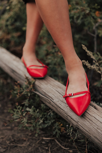 THE CHIC POINTED TOE FLATS IN RED