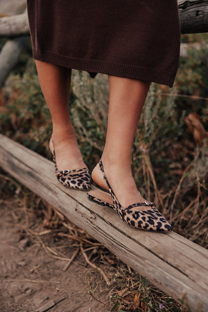 THE CHIC POINTED TOE FLATS IN LEOPARD