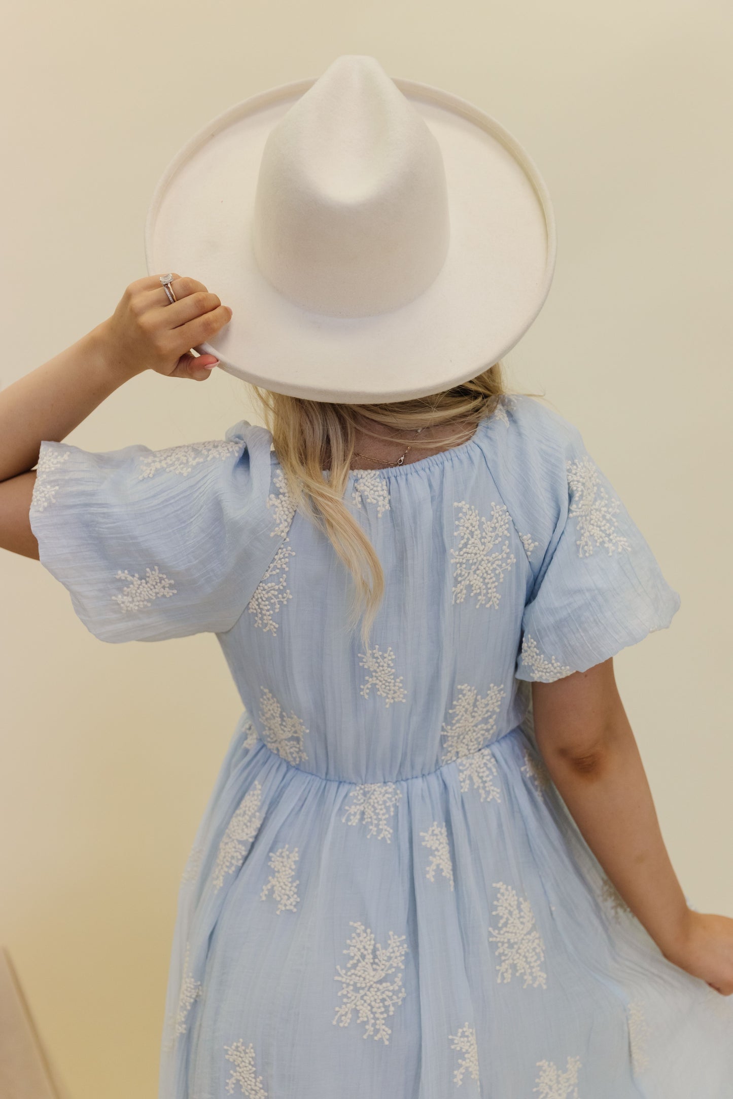 THE CAMILE PUFF SLEEVE MIDI DRESS IN POWDER BLUE